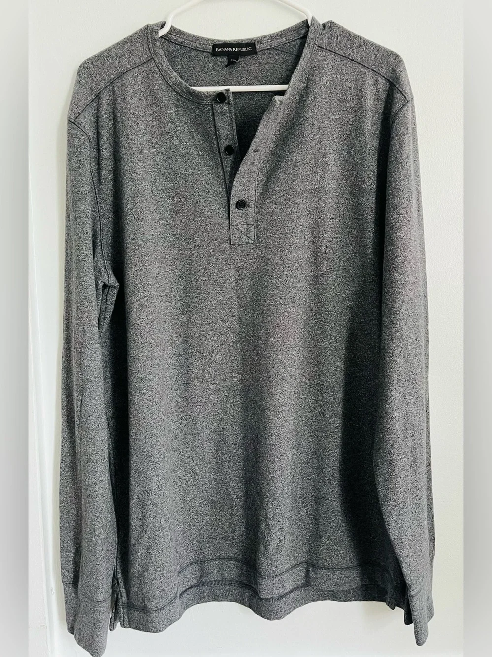 Banana Republic Men's Gray Long-Sleeve Henley